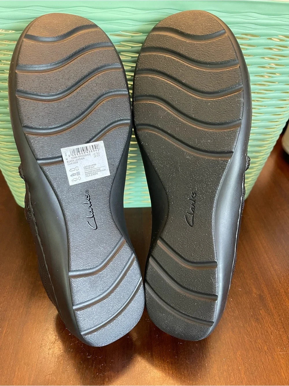 NWOT CLARKS CORA BRAID WOMEN'S COMFORT SHOE